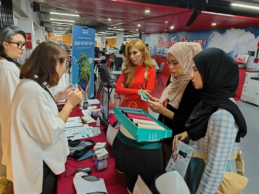 秘伴裤携手亚洲航空：以爱守护女性，以行动关爱地球！