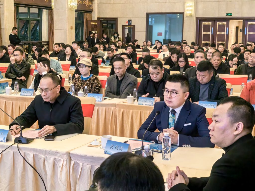 小吸牛董事长参会泉州市经济开发区企业家年会 共话发展机遇 凝聚奋进力量